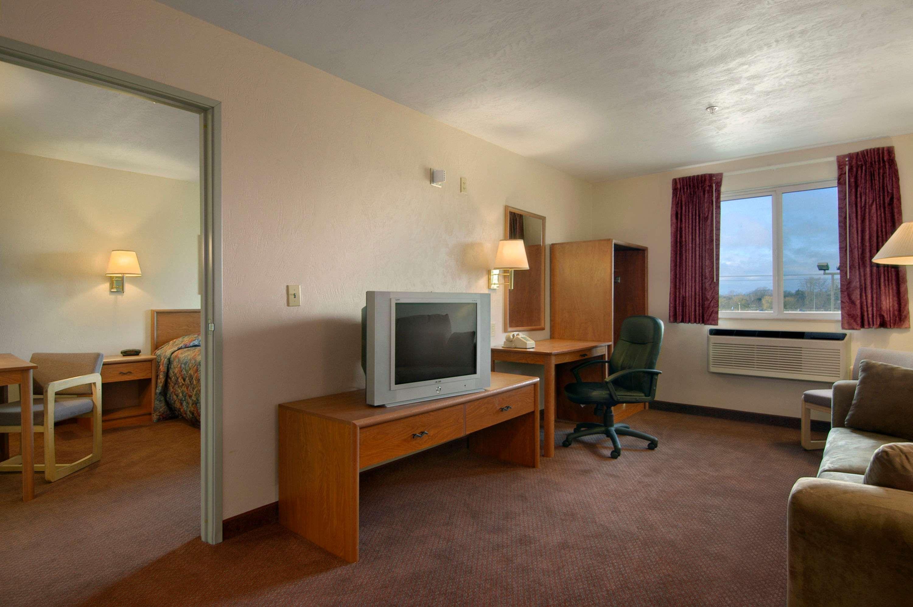 ซูเปอร์ 8 บาย วินด์แฮม เบลิลงแฮม แอร์พอร์ต/เฟิร์นเดล Hotel ภายนอก รูปภาพ
